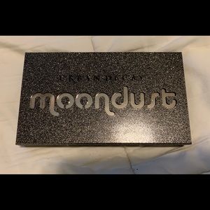 Younique Moonstruck Palette